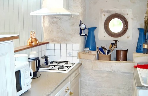 Antezant-la-Chapelle House | 70 m² House ∙ 2 bedrooms ∙ 4 guests