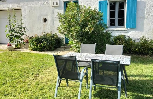 Antezant-la-Chapelle House | 70 m² House ∙ 2 bedrooms ∙ 4 guests
