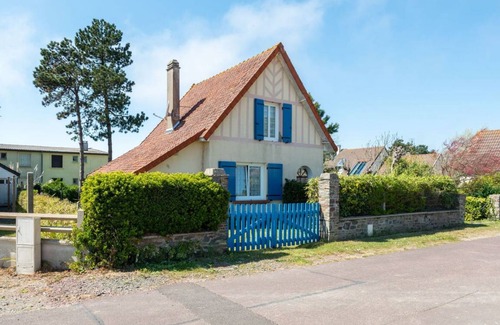 Saint-Germain-sur-Ay Other | 70 m² Accommodation ∙ 2 bedrooms ∙ 4 guests