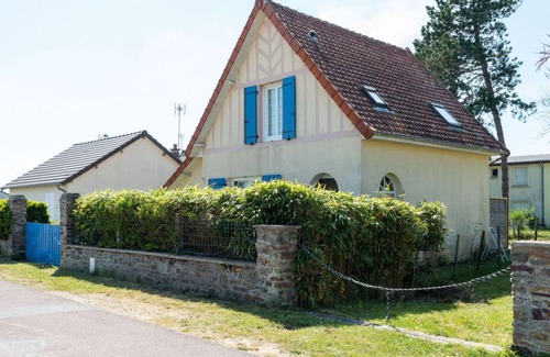 Saint-Germain-sur-Ay Other | 70 m² Accommodation ∙ 2 bedrooms ∙ 4 guests