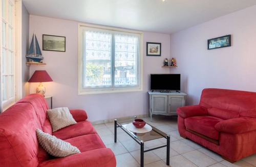 Saint-Germain-sur-Ay Other | 70 m² Accommodation ∙ 2 bedrooms ∙ 4 guests