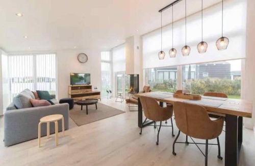 Wemeldinge House | 70 m² House ∙ 2 bedrooms ∙ 4 guests