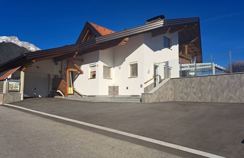 Obsteig Apartment | 70 m2 luxurious apartment in beautiful surroundings on the mountain sun plateau