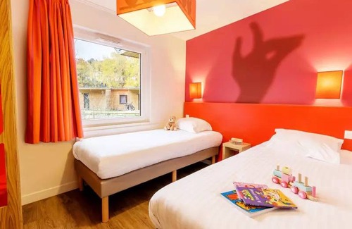 Curcay-sur-Dive House | 70 m² Mobile home ∙ 3 bedrooms ∙ 6 guests