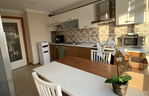 Bayrampasa Apartment | 70% off 3- months Large Lux Romatic 3B+2.5B Duplex Penthouse:5min Metro Bus Tram