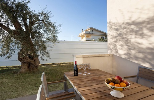 Syracuse Apartment | 70 Sqm 2 bedroom flat with Private Pool + Internet WiFi
