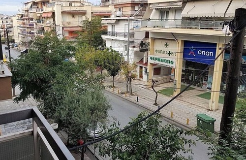 Sykies Apartment | 70 sqm bright easy free parking