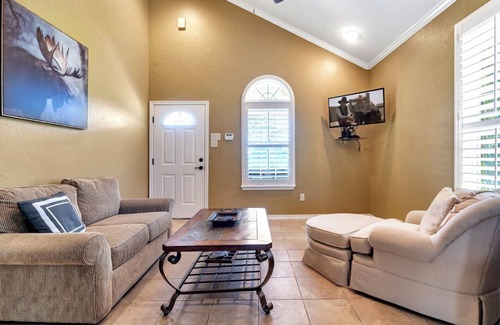 Gilmer House | 700+ acre farm with ponds and a POOL located in Gilmer, Texas!