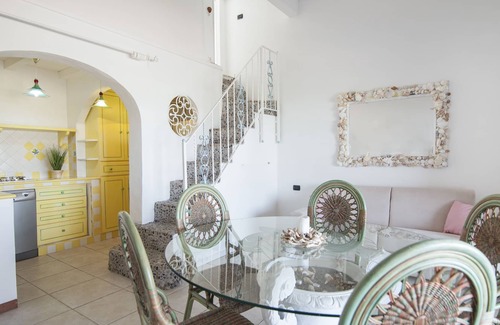 Capo Ferro Apartment | [70MT-PRIVATE BEACH] FREE SUN BEDS AND UMBRELLAS