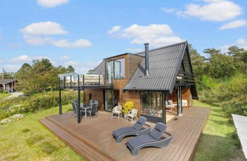Vibæk Strand House | 70S Holiday Home With Views Of Mols Bjerge