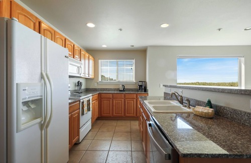 Westport Condo | 711 Beachfront Condo - seabreeze, easy access, and oceanfront!