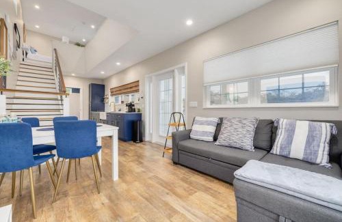 Downtown Dunedin House | 719 Douglas Avenue, Unit A "Sunny"