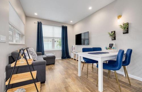 Downtown Dunedin House | 719 Douglas Avenue, Unit A "Sunny"