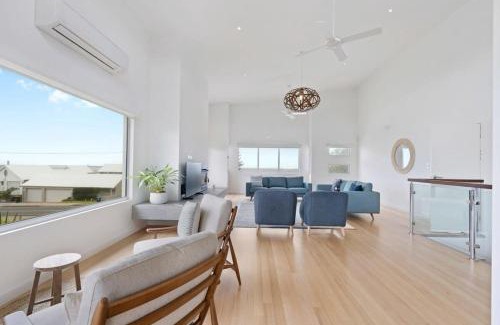 Hayborough House | 72 Seagull Ave Chiton - BYO Linen