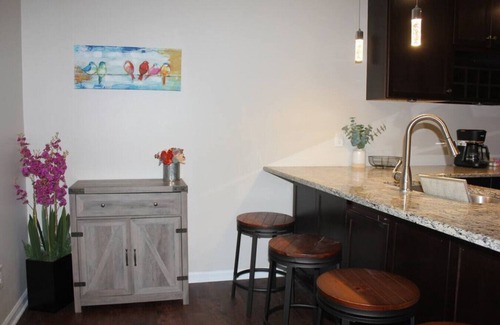 Kalamazoo Apartment | 729 Keenway B · water view apartment in Kalamazoo