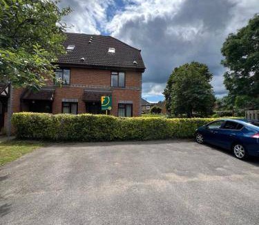 Guildford Apartment | 73 m² Apartment ∙ 2 bedrooms ∙ 6 guests