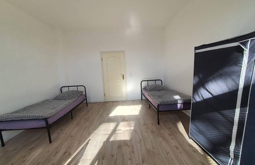Brunsbuttel Apartment | 73 m² Apartment ∙ 3 bedrooms ∙ 5 guests