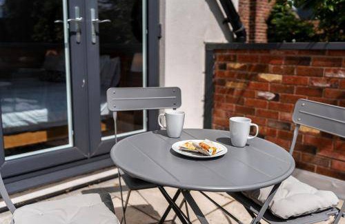 Chorlton-cum-Hardy Apartment | 74 m² Apartment ∙ 2 bedrooms ∙ 4 guests