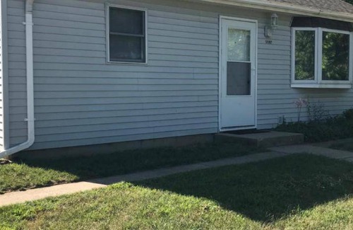 Peoria Heights House | 74 m² House ∙ 2 bedrooms ∙ 7 guests