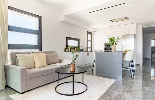 Agios Athanasios Apartment | 75 m² Apartment ∙ 3 bedrooms ∙ 6 guests
