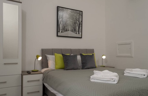 Dundee Apartment | 75 m² Apartment ∙ 3 bedrooms ∙ 5 guests