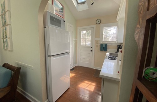 Union Pier Cottage | 75 Paces to Beach Stairs! Walk to Whistle Stop Deli/Bakery and Roadhouse Diner
