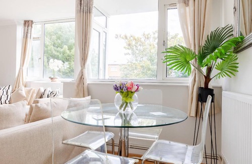 Nine Elms House | 76 m² House ∙ 3 bedrooms ∙ 5 guests