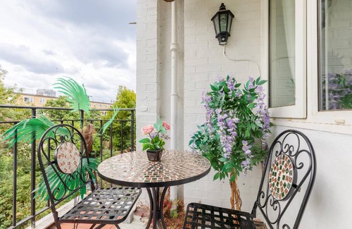 Nine Elms House | 76 m² House ∙ 3 bedrooms ∙ 5 guests