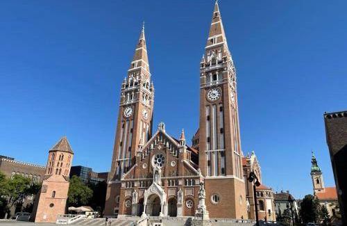 Szeged Apartment | 77 m² Apartment ∙ 2 bedrooms ∙ 5 guests