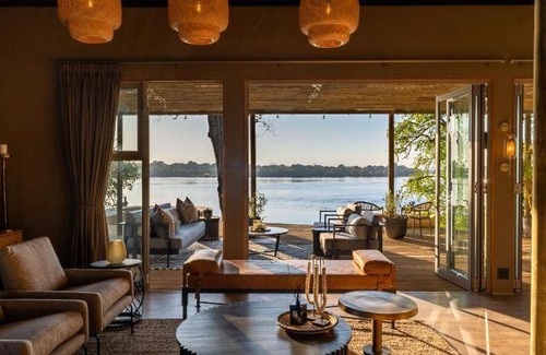 Victoria Falls Cabin | 777 m² Lodge ∙ 3 bedrooms ∙ 20 guests