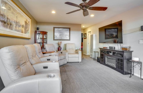 East Side Costa Mesa Apartment | 78 m² Apartment ∙ 2 bedrooms ∙ 4 guests