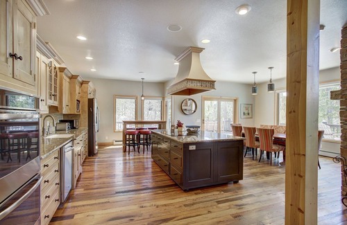 Warrior's Mark West House | ⭐️ 7Bd Ski-In/Out PrivateHotTub Winter Ski/Town Shuttle Big Views 4 Kings Views!