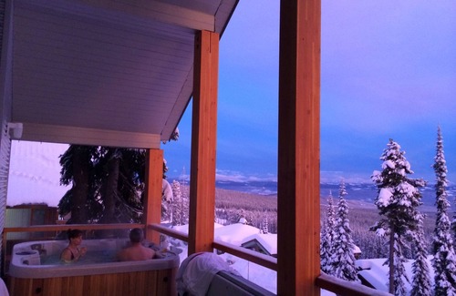 Snow Pine Estates Ski Chalet | 7BDRM Big White View Chalet - Perfect for Several Families!