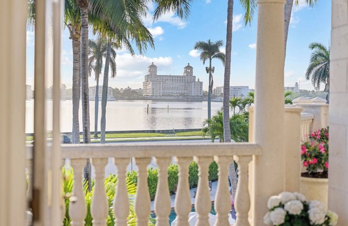 Palm Beach - West Palm Beach House | 7BR Downtown Waterfront Mansion with Heated Pool + Spa!