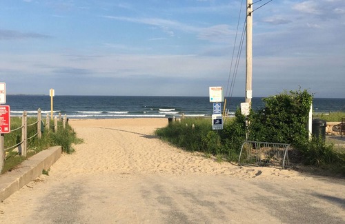 Old Orchard Beach Apartment | 7C -Convenient & Carefree-Sand in 60 Seconds -Huge Patio-Parking for 2 Cars