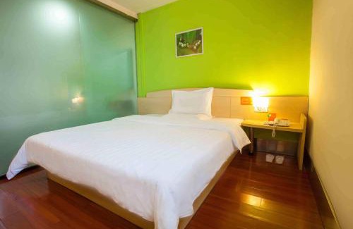 Xihu Hotel | 7Days Inn Nanchang Railway Central Station