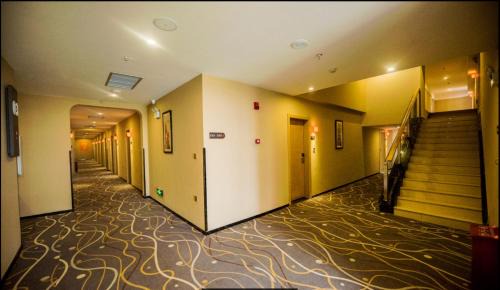 Chenggong Hotel | 7Days Premium Kunming University Town Subway Station Branch