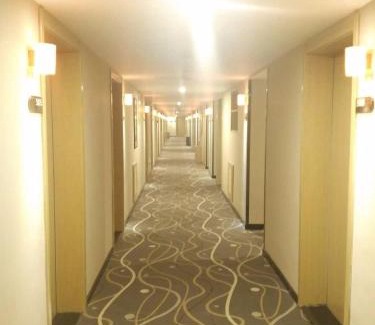 Xincheng Hotel | 7Days Premium Xi'an Railway Station Central Plaza Airport Bus Branch