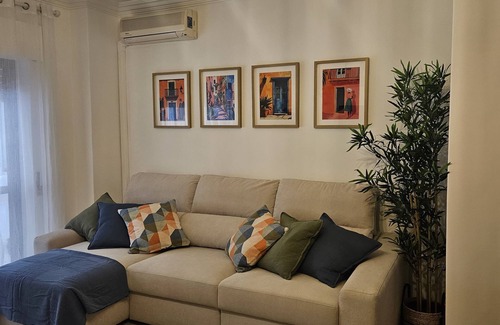 Pragal Apartment | 7km from the beach and 14km from downtown Lisbon. Cozy, family-friendly apartment!