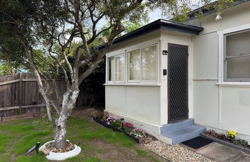 Umina Beach House | 7min walk to Ocean Beach… Gorgeous home in a brilliant location!