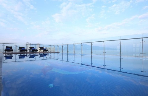 Ngu Hanh Son Hotel | 7S Sunny Ocean Hotel & Spa nằm ở khu vực bãi biển Mỹ Khê thuộc thành phố Đà Nẵng