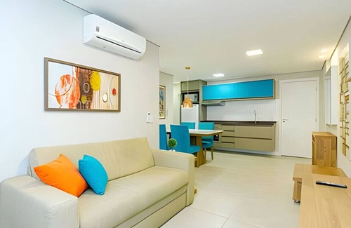 Reboucas Apartment | 7Th Avenue, 1-bedroom luxury apartment with air conditioning and garage.