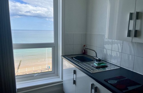 Bridlington Old Town Cottage | 8 BEACH VIEW @ BEACONSFIELD HOUSE in Bridlington
