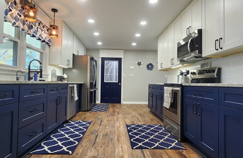 Henrico House | 8 bedroom, 4.5 Bath Lake Front Home with Boathouse. Sleeps 18