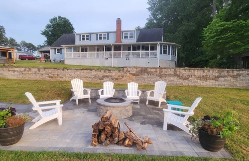Henrico House | 8 bedroom, 4.5 Bath Lake Front Home with Boathouse. Sleeps 18