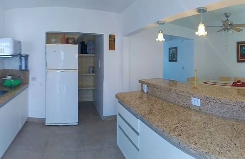 Guaratuba House | 8 BEDROOM HOUSE WITH CENTRAL SWIMMING POOL 400M FROM THE BEACH