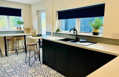 Gloucester House | 8 Beds, Sleeps up to 11, Gloucester City Centre