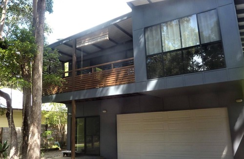 Rainbow Beach House | 8 Belle Court - Rainbow Shores. Close to beach. Wifi