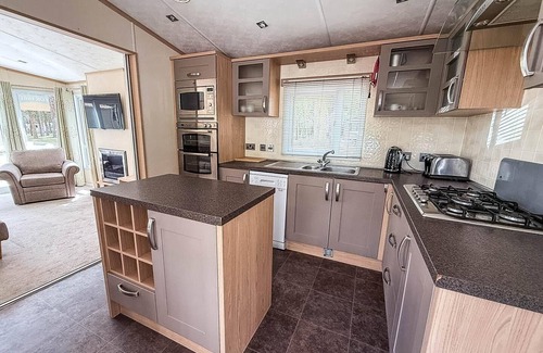 Belton House | 8 berth caravan for hire at Wild Duck Holiday Park in Norfolk ref 11269MC