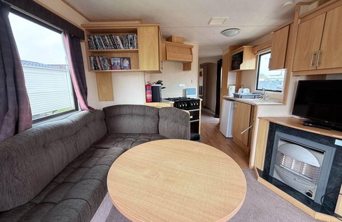 Great Yarmouth House | 8 berth caravan at California Cliffs by Scratby beach in Norfolk ref 50001D